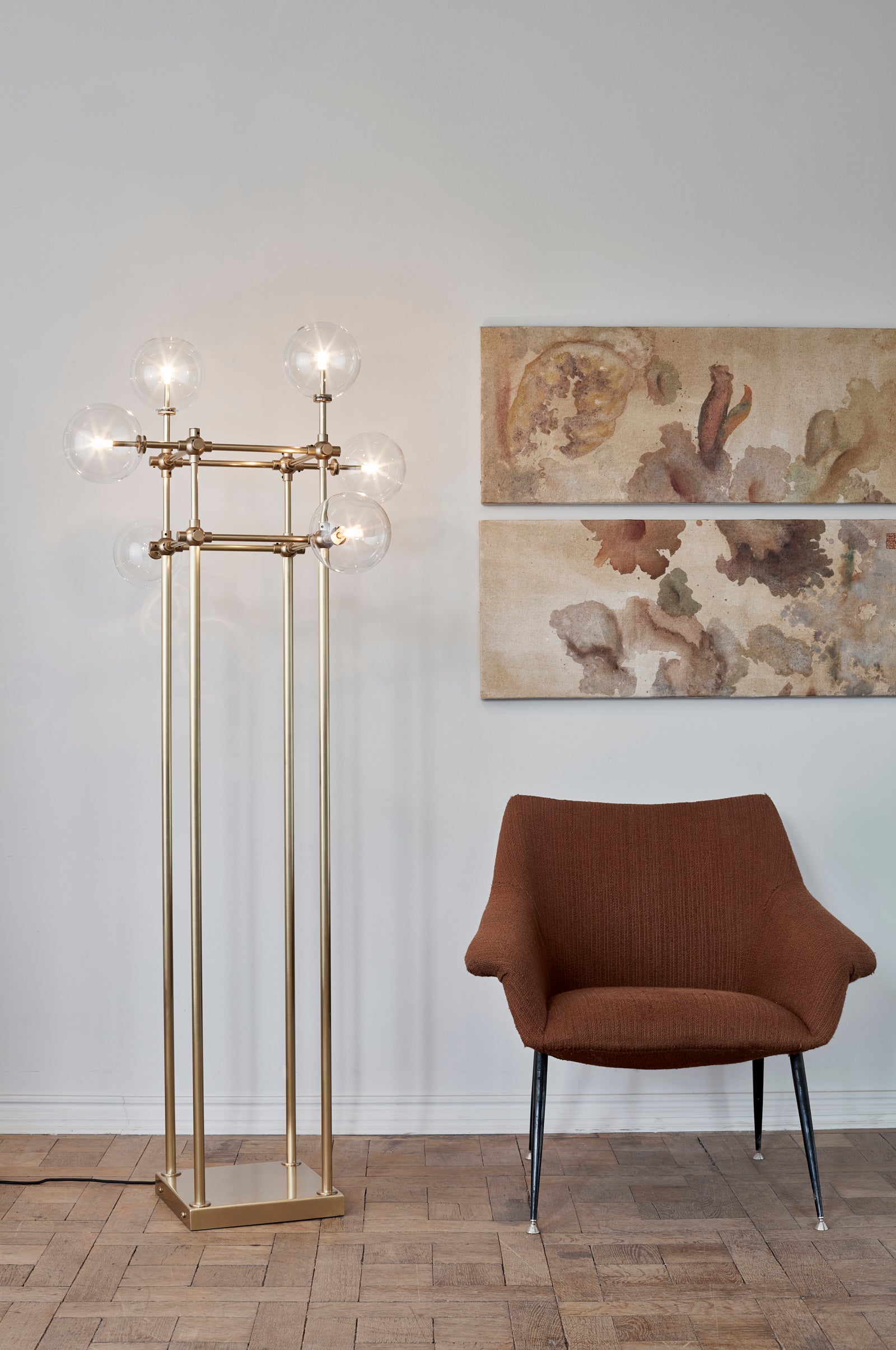 Schwung Soap Burnished Brass Transparent Globe Floor Lamp